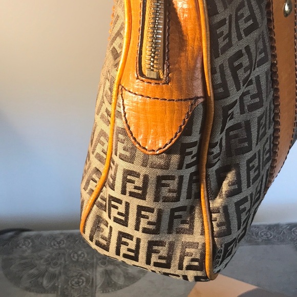 FENDI FF LOGO THROUGHOUT AUTHENTIC LEATHER TRIMMED BAG - Picture 5 of 13